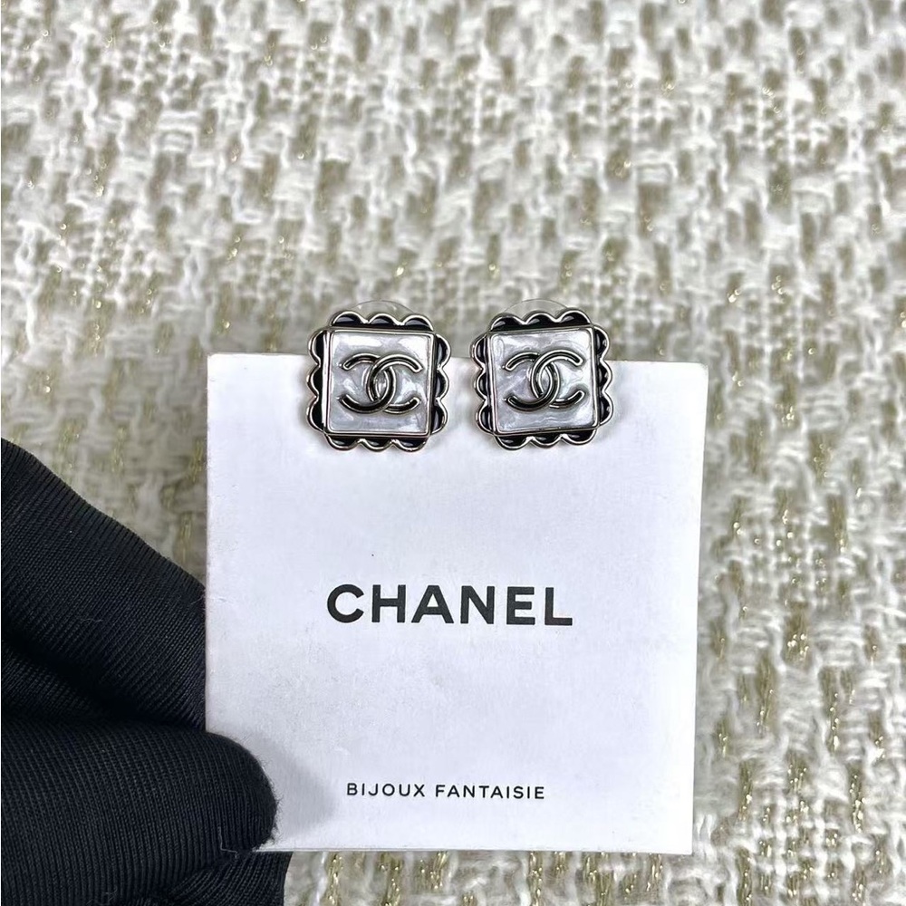 Chanel CC Logo Square Shell Stud Earrings Black Silver Tone 99% New
